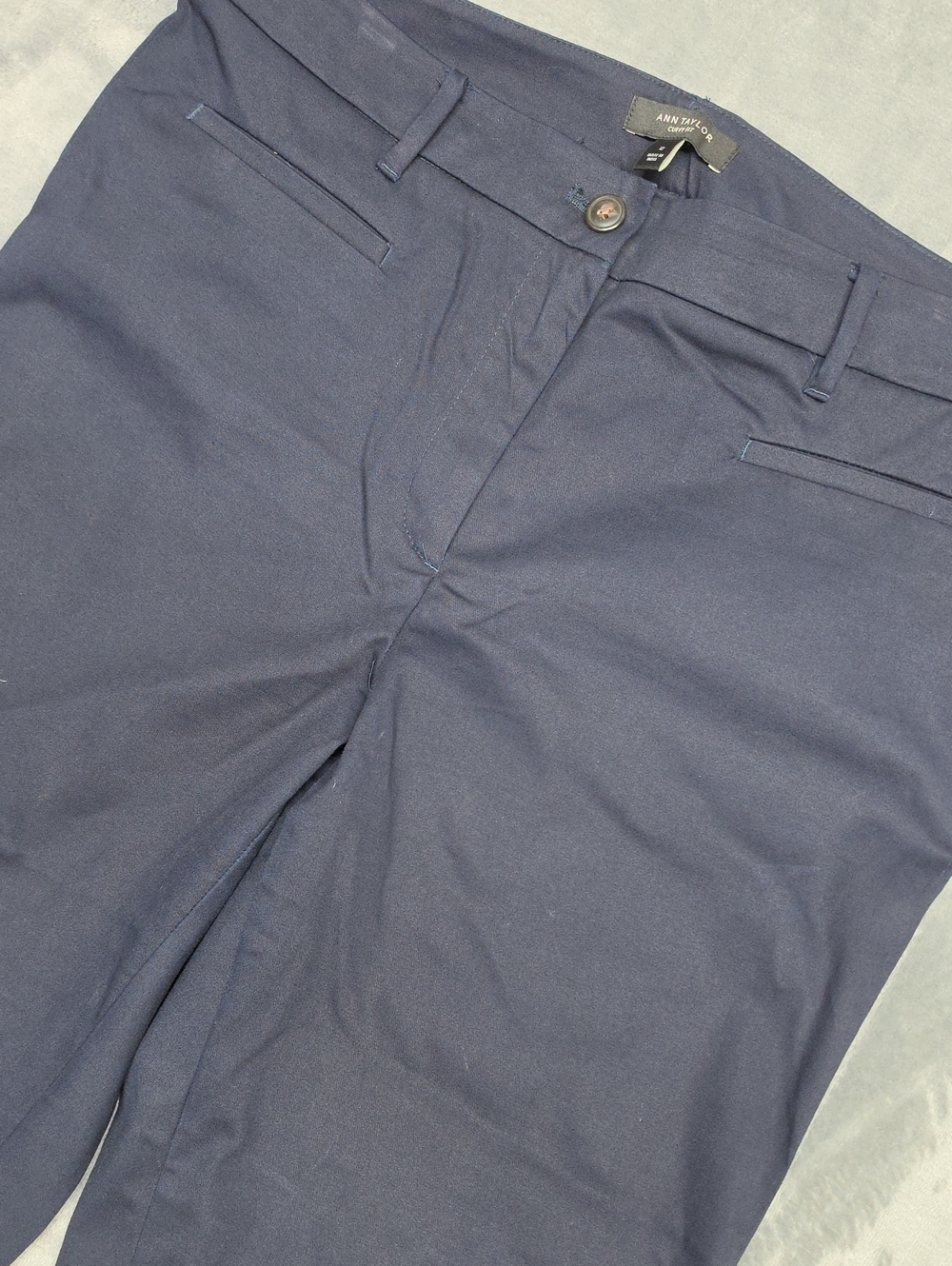 Ann Taylor 12 Navy Curvey Cropped Dress Pants